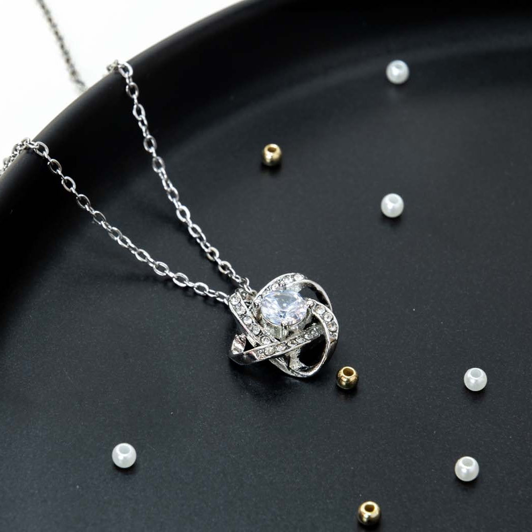 Colier pentru iubita ta cu pietre din zirconiu – cadou cu mesaj special