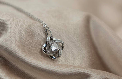 Colier pentru iubita ta cu pietre din zirconiu – cadou cu mesaj special