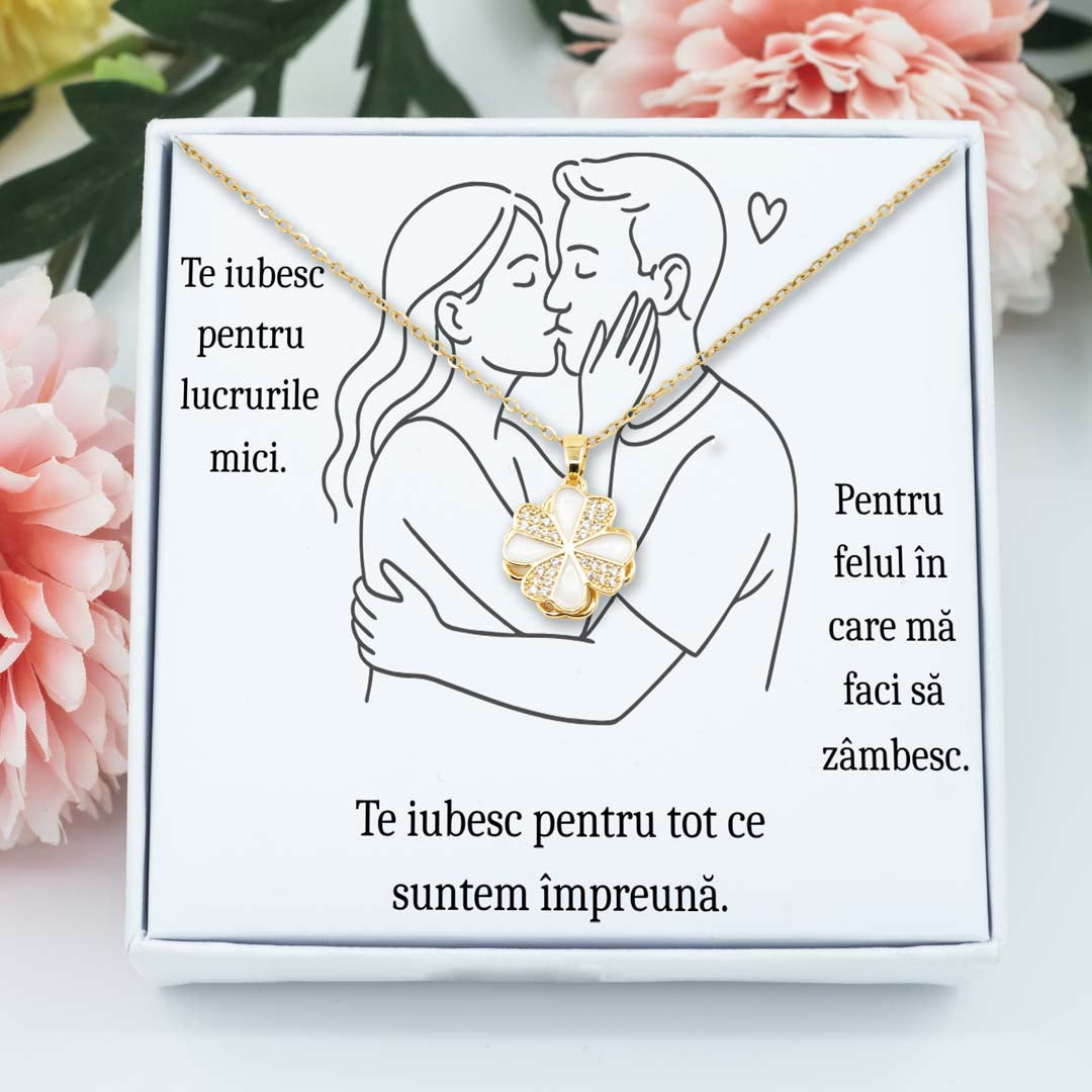 Colier pentru iubita ta cu floare rotativa – cadou cu mesaj special